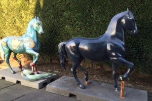 Paard in polyester | Polyester paard | Polyester in tuinsector